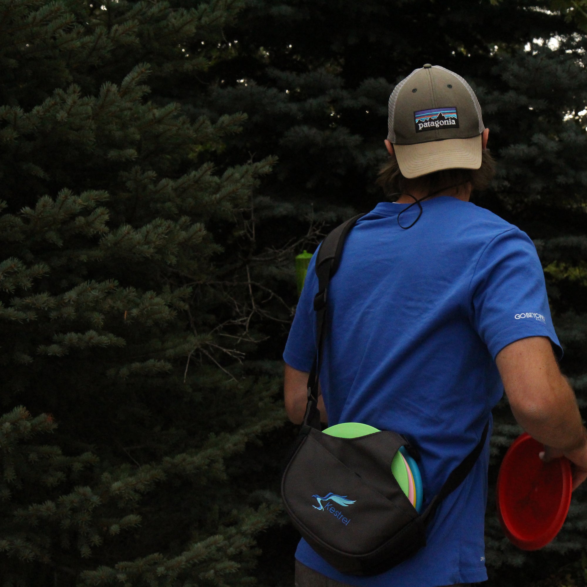 Kestrel Disc Golf Set Bundle | 5 Discs + Shoulder Bag | Includes 2 Fairway Drivers, 2 Mid-Range Discs and Putter | Ages 6+  (5-Pack)
